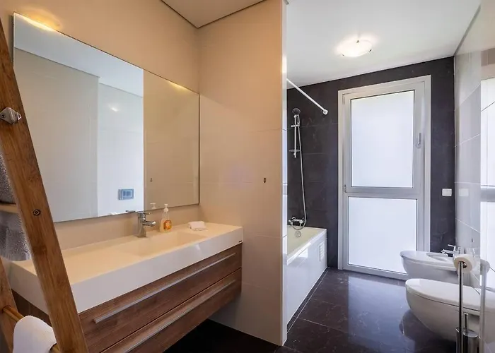 Quiet & Comfy Azorean Sapphire *