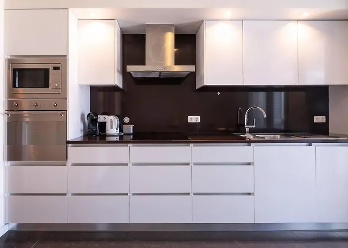 Quiet & Comfy Azorean Sapphire