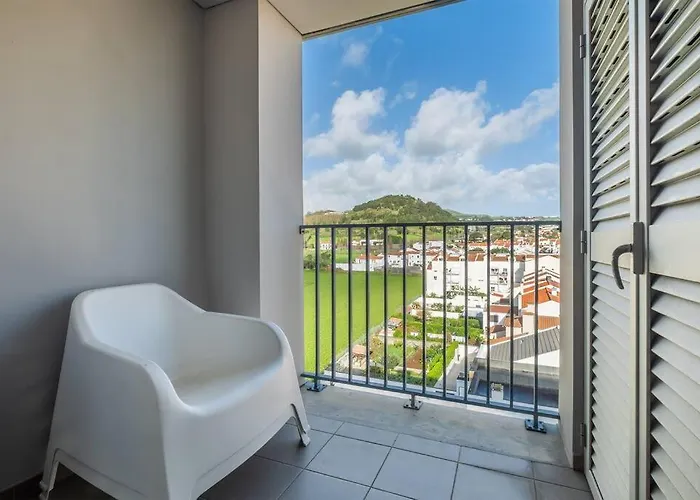 Quiet & Comfy Azorean Sapphire *